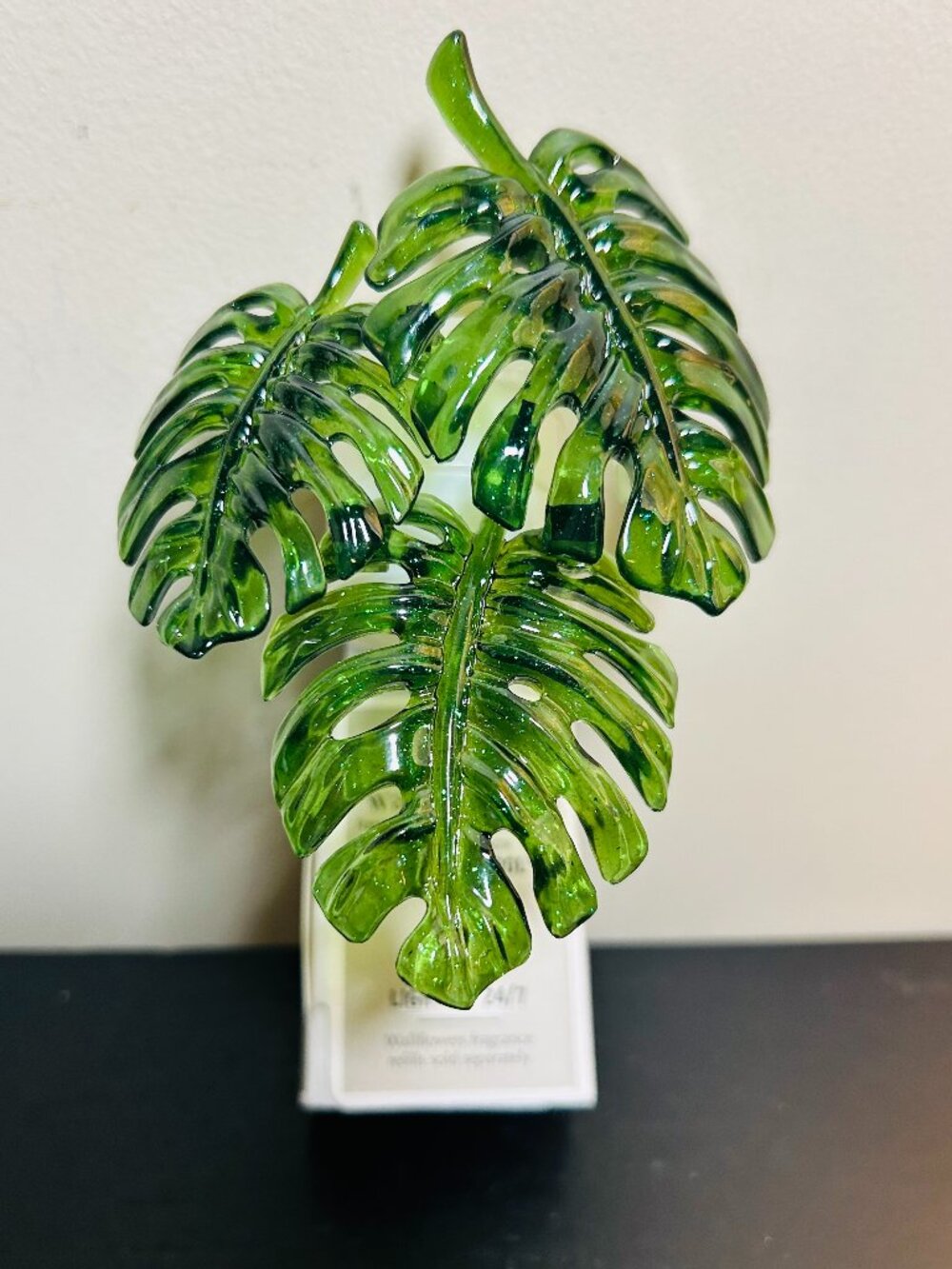 Bath and Body Works Monstera Leaves Nightlight Scent Control Wallflower Plug NWT